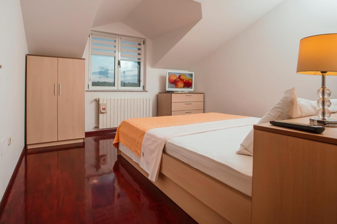 Stillness Apartment