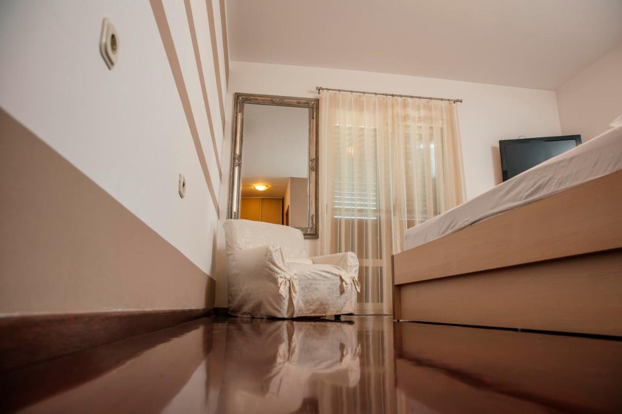 Stillness Apartment